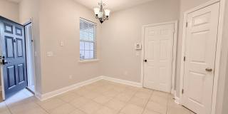 Spacious Townhome! Gallery 11