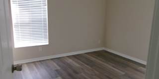 NW Spacious 3/2/2 on Saltwater Canal-Fish off the Dock! Gallery 22