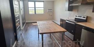 202 E Greenfield Ln Gallery 1