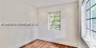 400 NE 86th St Gallery 15