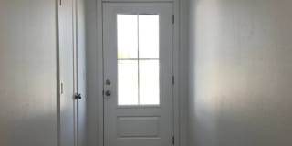 Executive Rental - 4 Bedroom 2.5 Baths Gallery 18