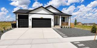 Spacious 5-Bedroom Ranch with Finished Basement & Oversized Garage Gallery 1