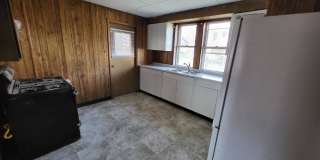 825 S Seneca Ave Gallery 4