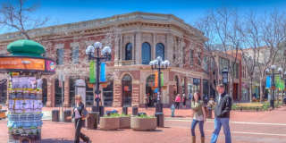 Trailside Living: 5BR Home Steps from Sanitas & Pearl Street Gallery 22