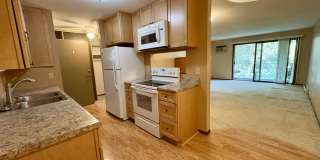 135 Viking Dr E Apt 208 Gallery 1