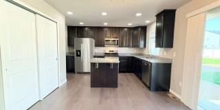 Beautiful 3 Bed, 2.5 Bath House in Windsor! Gallery 5