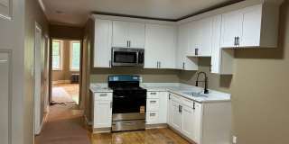 Charming and cozy 1st floor 2.5 bedroom. 1 bath Gallery 3