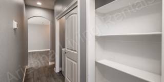 DON'T MISS THIS THREE BEDROOM TOWNHOUSE IN A PRIME LOCATION Gallery 15