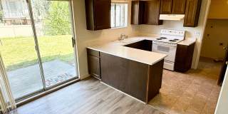 1967 E Parkridge Dr Gallery 1