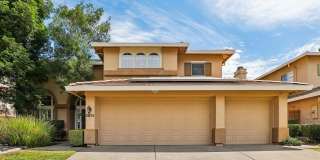 Spacious 4-Bedroom, 3-Bathroom Home with Private Pool in Roseville Spacious 4-Bedroom, 3-Bathroom Home with Private Pool in Roseville Gallery 1