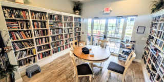 Seasonal/short term 2/2 vacation condo close to Anna Maria Gallery 50