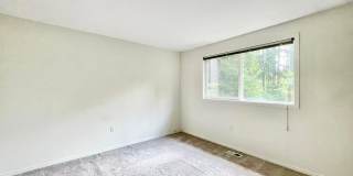 Spacious 5-Bedroom Home in Prime Location Gallery 18