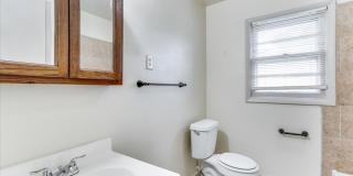 Three Bedroom Home in Derby! Gallery 11