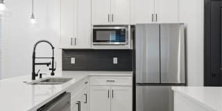 317 Porter St Gallery 13