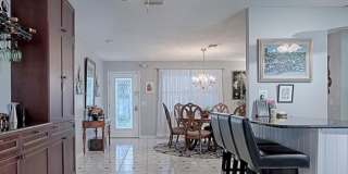 Spectacular Fully Furnished SEASONAL Home with Golf Course views and pool* Gallery 4