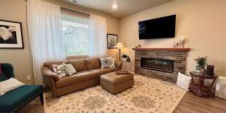 Beautiful Home Ten Trails Community Black Diamond Gallery 4