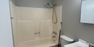 2 Bedroom/ 1 Bathroom Duplex in Hermitage Gallery 8