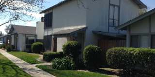Nice townhome located in a gated community Gallery 1