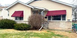 2 Bed 1 Bath in WEBSTER GROVES w/ Fenced Yard Gallery 1