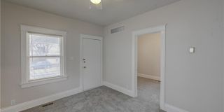 Charming Renovated 2 Bedroom Bungalow Gallery 11