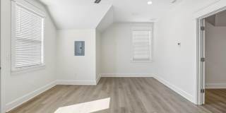 4056-1 Biltmore Avenue Gallery 13