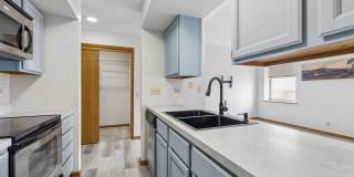 Downtown 2 bedroom Condo! Gallery 9