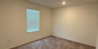 Modern 3-Bedroom Home Built in 2023 – Prime Tucson Location Gallery 17