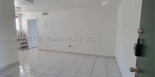 1975 NE 135th St Gallery 13