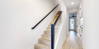 1520 N Pierce St Unit 5 Gallery 3