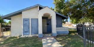 Two bedroom with a yard! Gallery 1