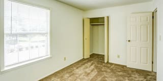 Williamsburg on The Lake Apartments of Valparaiso Gallery 11