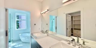 2025 Built Queen Anne Townhome with Rooftop & Water Views Gallery 19