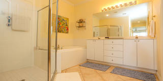 2/2 BEAUTIFUL COACH HOME ** SPANISH WELLS GOLF AND COUNTRY CLUB COMMUNITY  ** COMMUNITY POOLS ** Gallery 33
