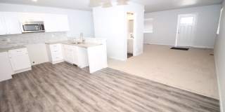 Brand new 3bdr 3bath duplex walking distance to Downtown Colorado Springs Gallery 7