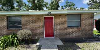 Newly Renovated 2 Bedroom Brick Apartment near Downtown Live Oak ($500 Move in Special!) Gallery 1
