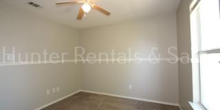 Exceptional Living with Vaulted Ceilings, Cozy Fireplace & Expansive Outdoor Space Gallery 21