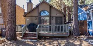 Cozy Home for Rent in Big Bear City Gallery 1