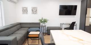 10863 Kling St Gallery 7