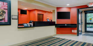 Elizabeth - Newark Airport Gallery 15