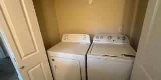 Fully refurbished duplex in excellent location - new carpet, fresh paint, etc. Gallery 18