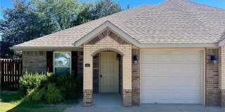 865 Meadowlands  DR Gallery 1