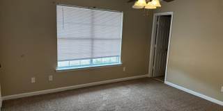 RATE DROP ALERT (was $1950/month) and MOVE-IN SPECIAL: 1st FULL MONTH'S RENT FREE!** Gallery 11