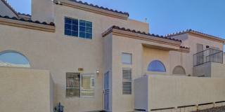 Townhouse with 2 Bedroom, 2 Bath and a 2 Car Garage! Gallery 1