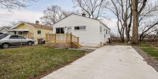 AVAILABLE NOW! Charming 3-Bedroom Home in Prime Pontiac Location Gallery 24