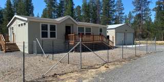 Gorgeous Home w/Huge Shop in La Pine! Gallery 1