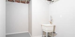 3555 Queen Ave N Gallery 17