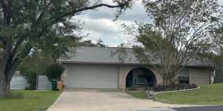 6805 Silvermine Drive Gallery 1