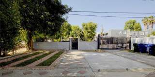 14918 1/2 Wyandotte Gallery 7