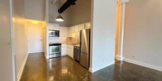 408 S FRONT Gallery 12