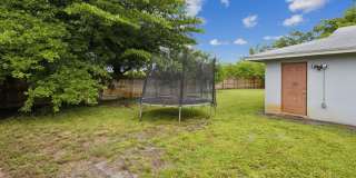 2227 NE 3rd Avenue Gallery 18